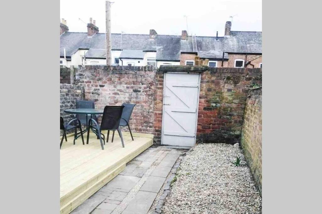 The Terrace Chester, Modern 3 Bed House Bagian luar foto
