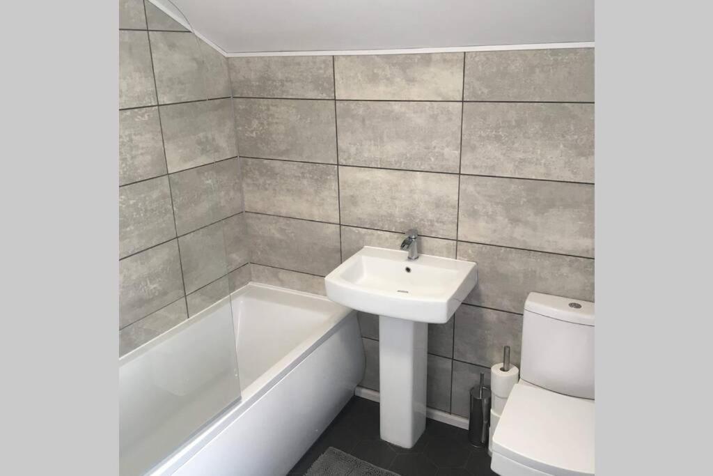 The Terrace Chester, Modern 3 Bed House Bagian luar foto